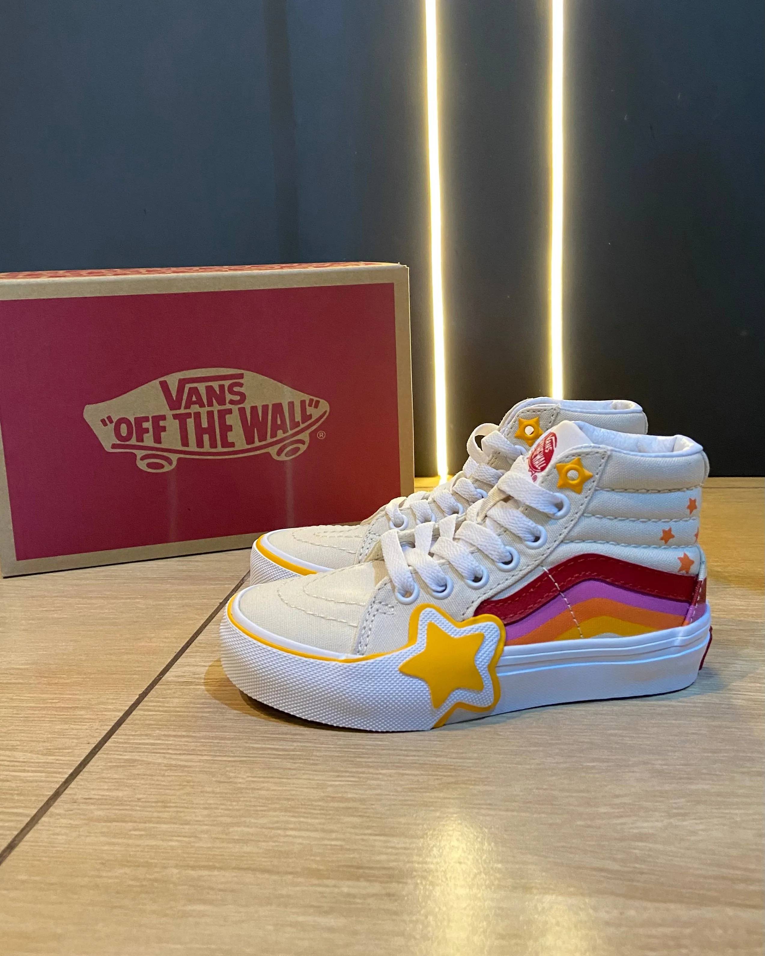 Tênis Vans Infantil Sk8-Hi Rainbow Star Retro | Stradi Skate Surf