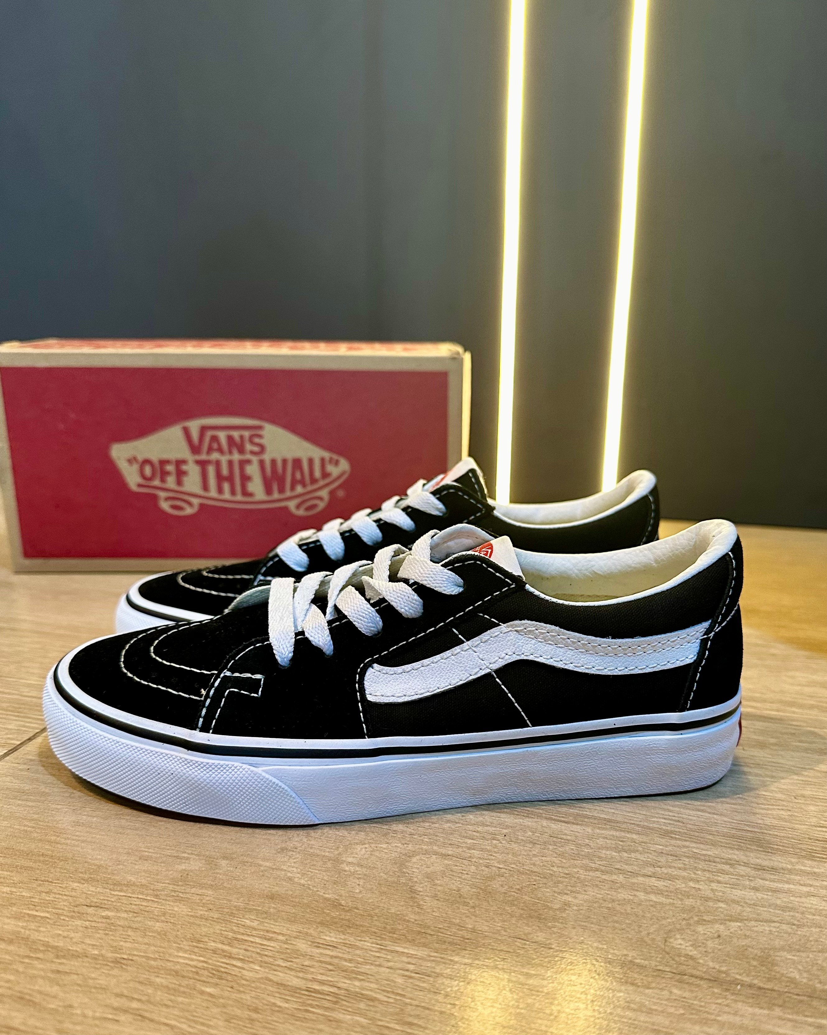 Tênis Vans Sk8 LOW Black True White Stradi Skate Surf