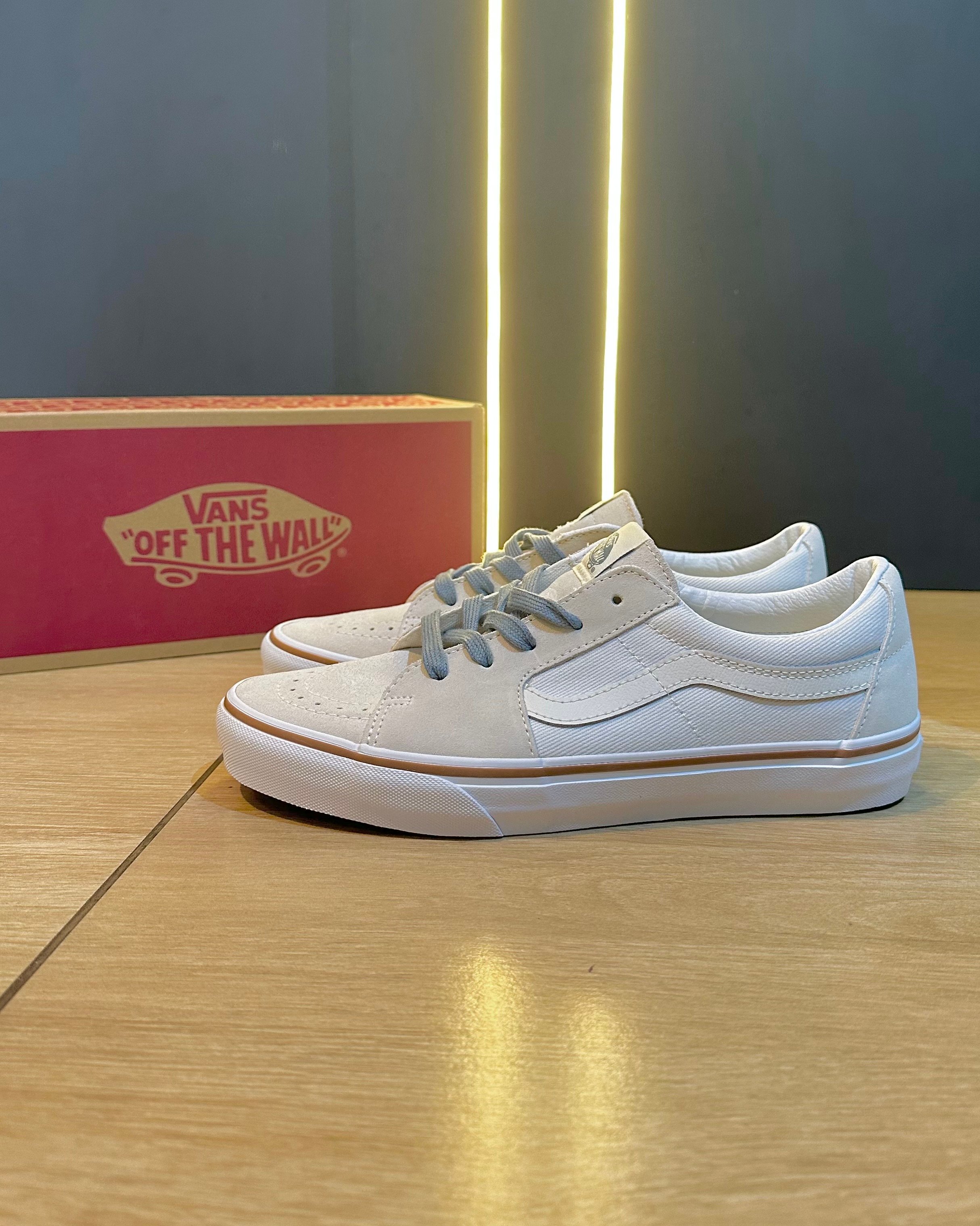 Tênis Vans Sk8 LOW Twill Marshmallow Stradi Skate Surf