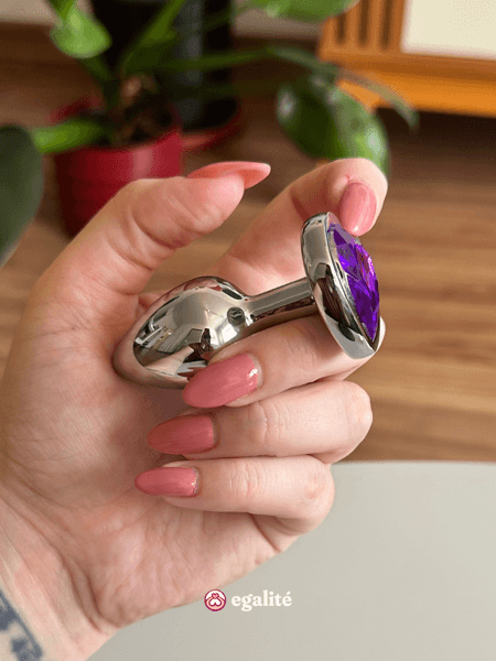 homem usando plug anal Plug Joia Anal Coração