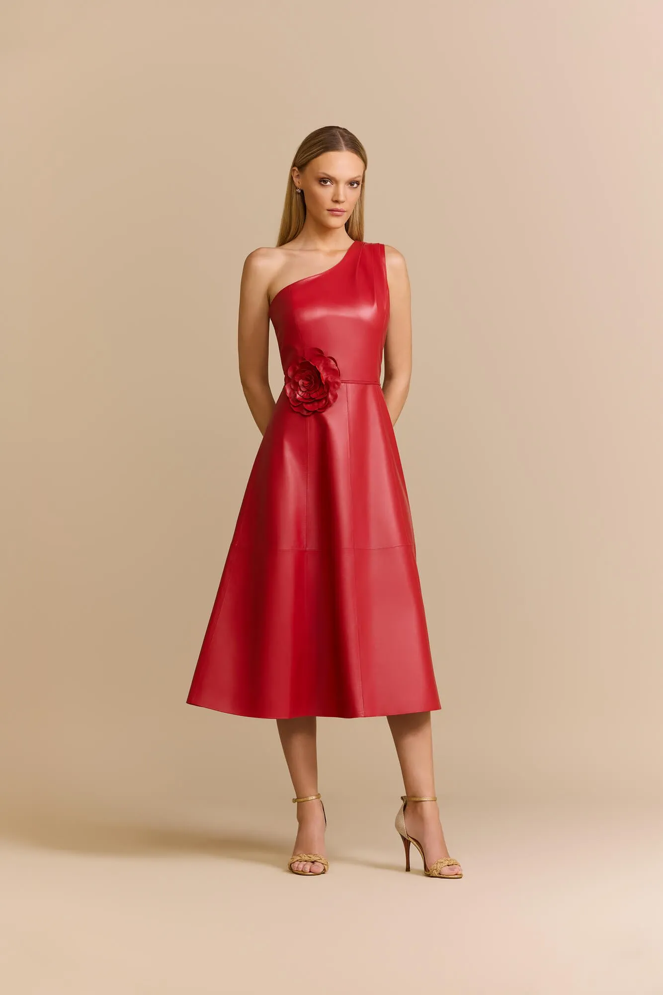 Vestido de couro com um ombro só Liziane Richter Moda em Couro