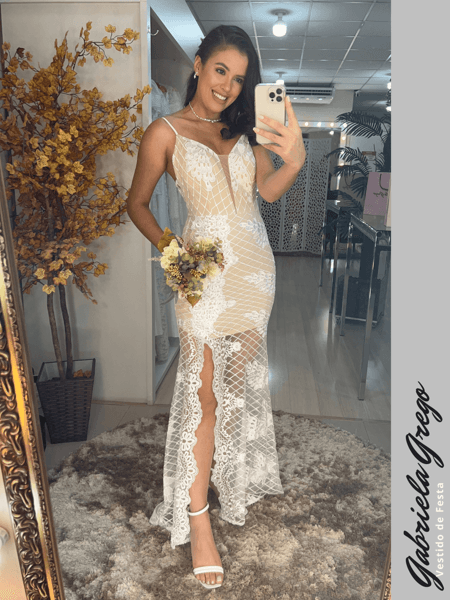 Vestido Longo Sereia Rendado em Alça com Forro Nude e Decote