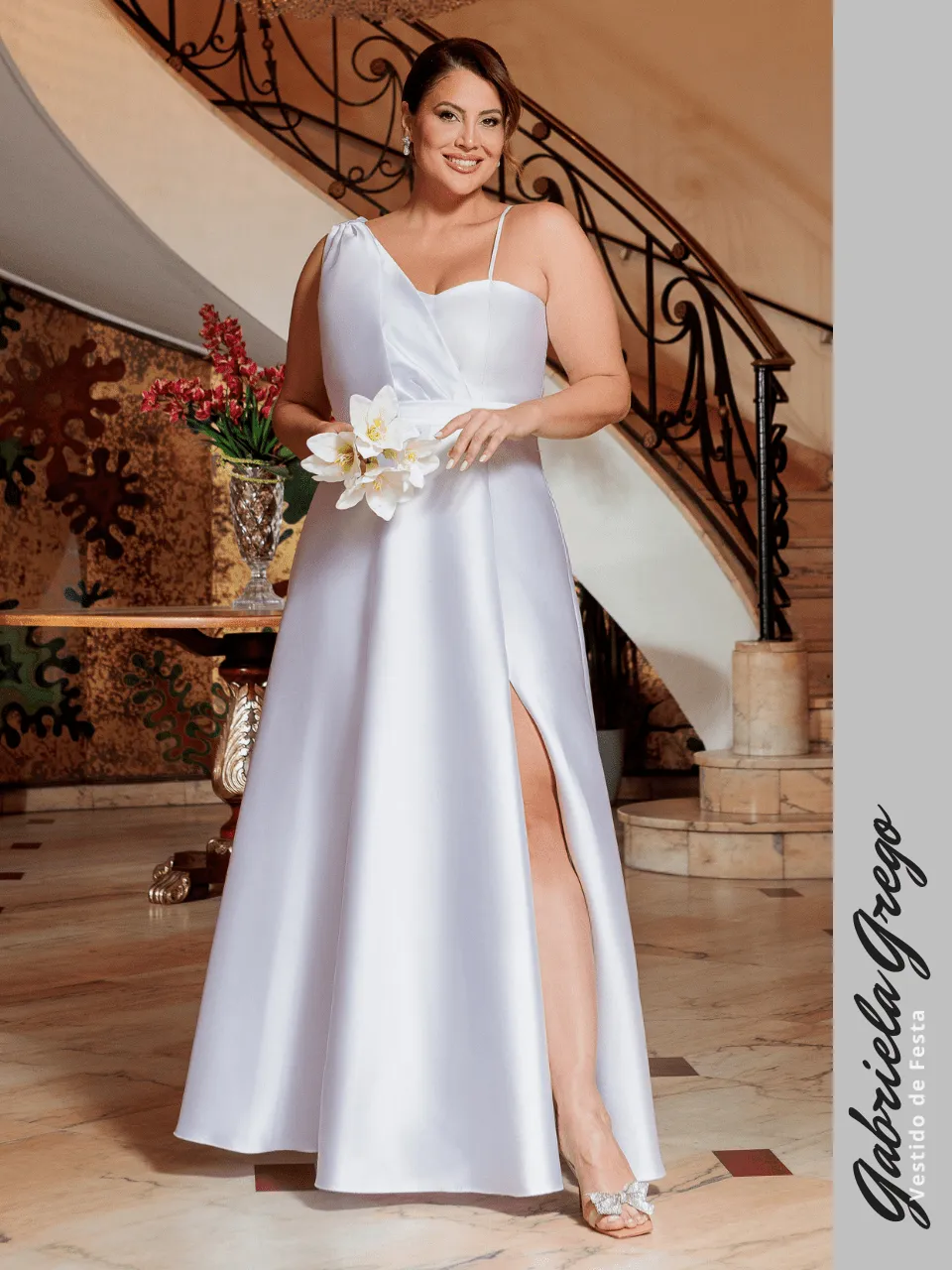 Vestido de Noiva Longo Plus Size Longo Branco Com Fenda na Saia