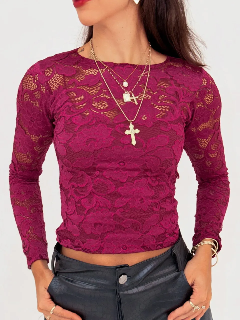 Blusa de renda manga longa