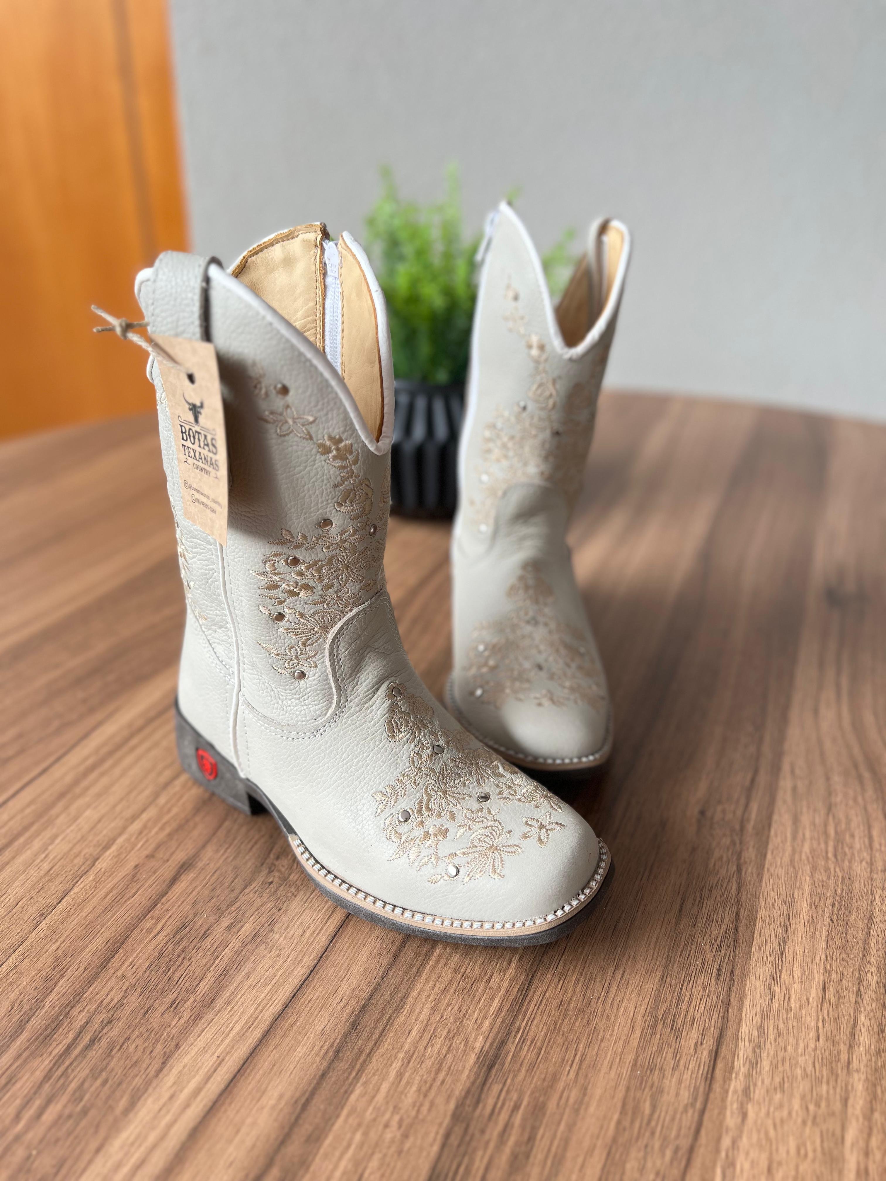 Texana Maitê Infantil - Couro Off-White/Bordado Florência Bege com Metais