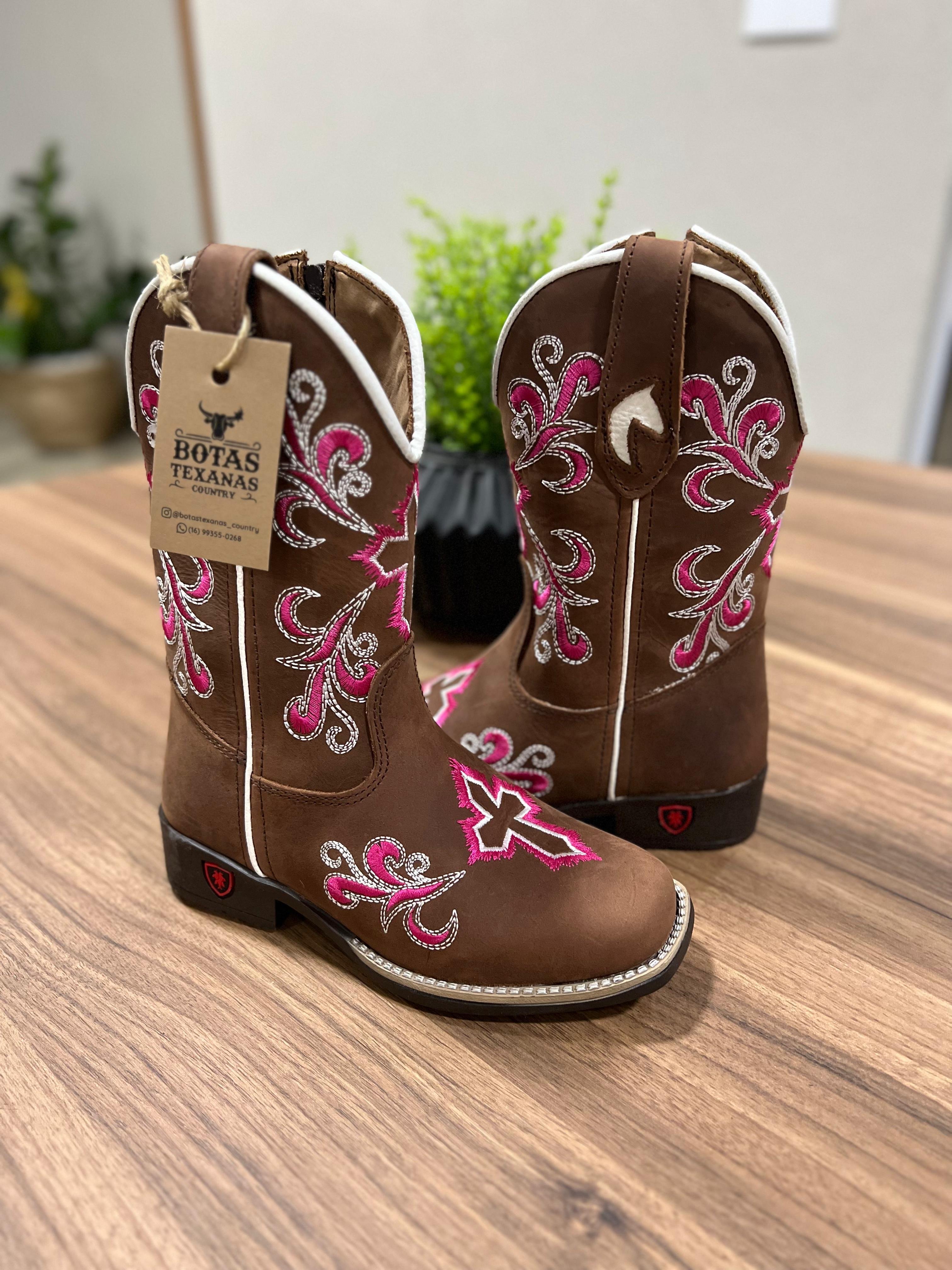 Texana Maia Infantil - Couro Horse Nescau/Bordado Cruz Rosa