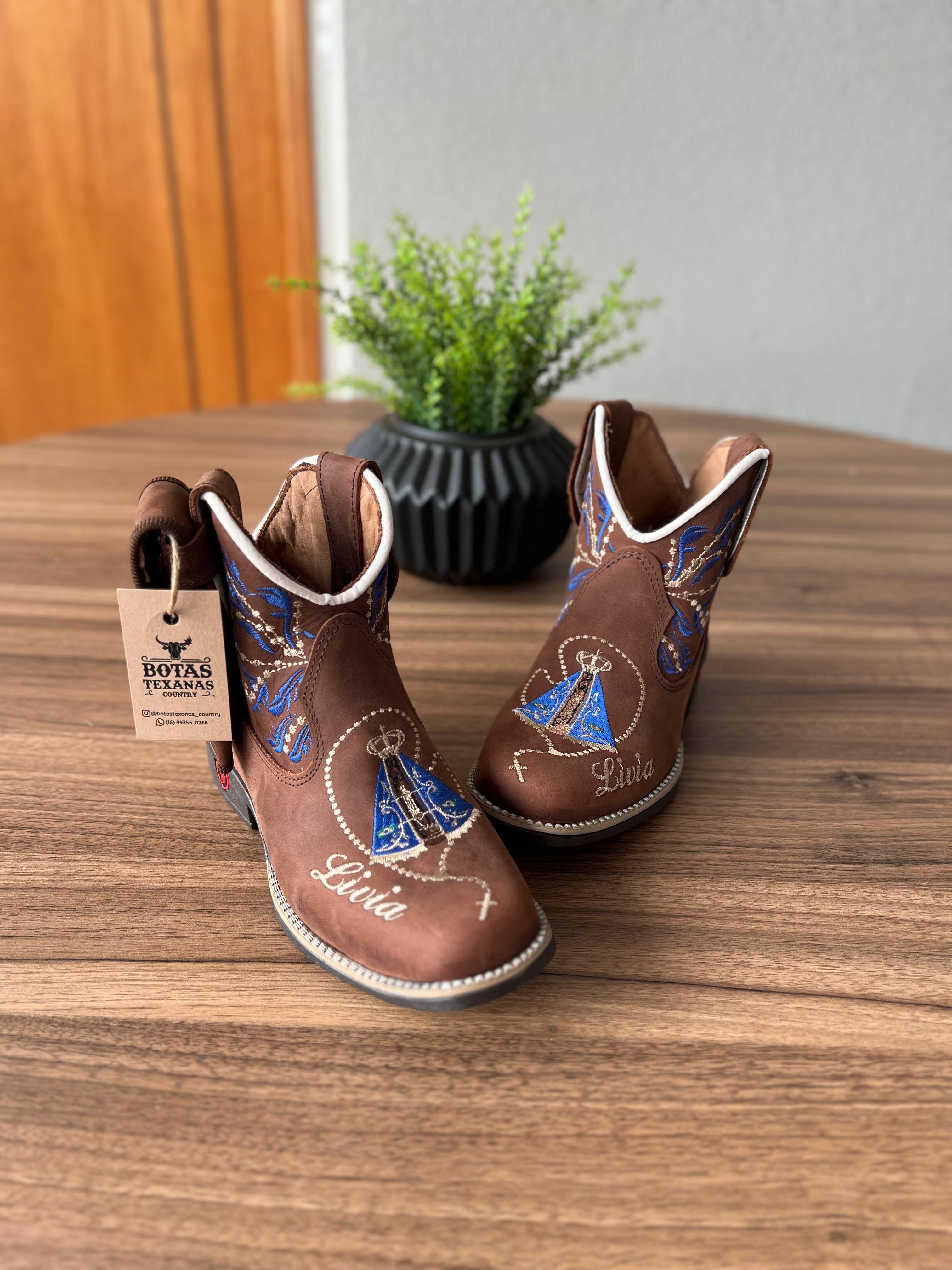 Botina Isabel Infantil com kit canivete - Couro Horse Nescau/Bordado Ramos Azul e Padroeira