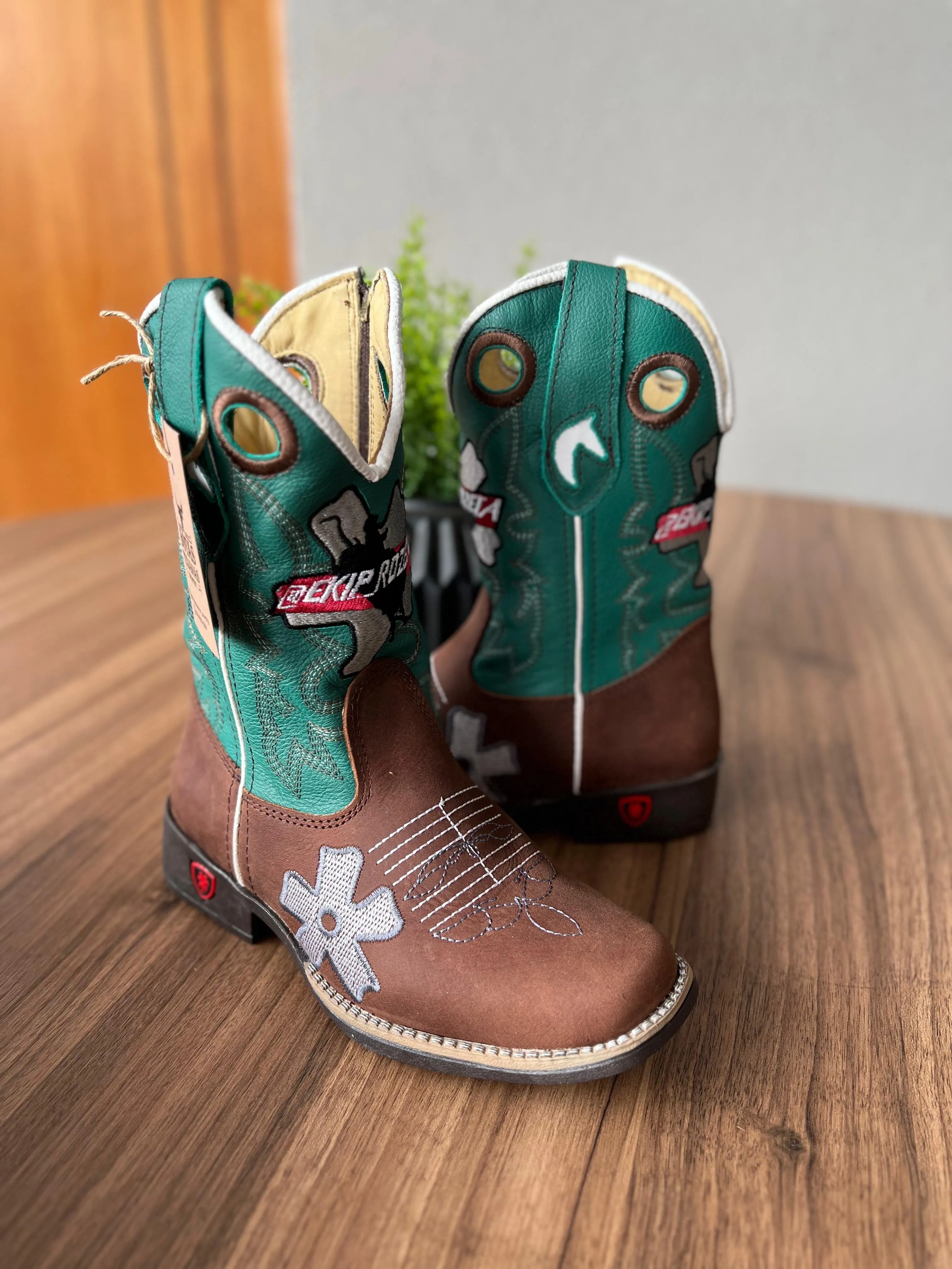 Texana Danilo Infantil Couro Verde Água/Bordado Ekip Rozeta