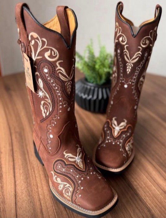 Texana Alice - Couro Horse Nescau/Bordado Tribal Bege 