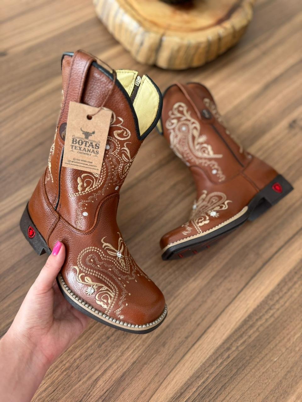 Texana Alice Infantil - Couro Mustang/Bordado Tibal Bege com Strass