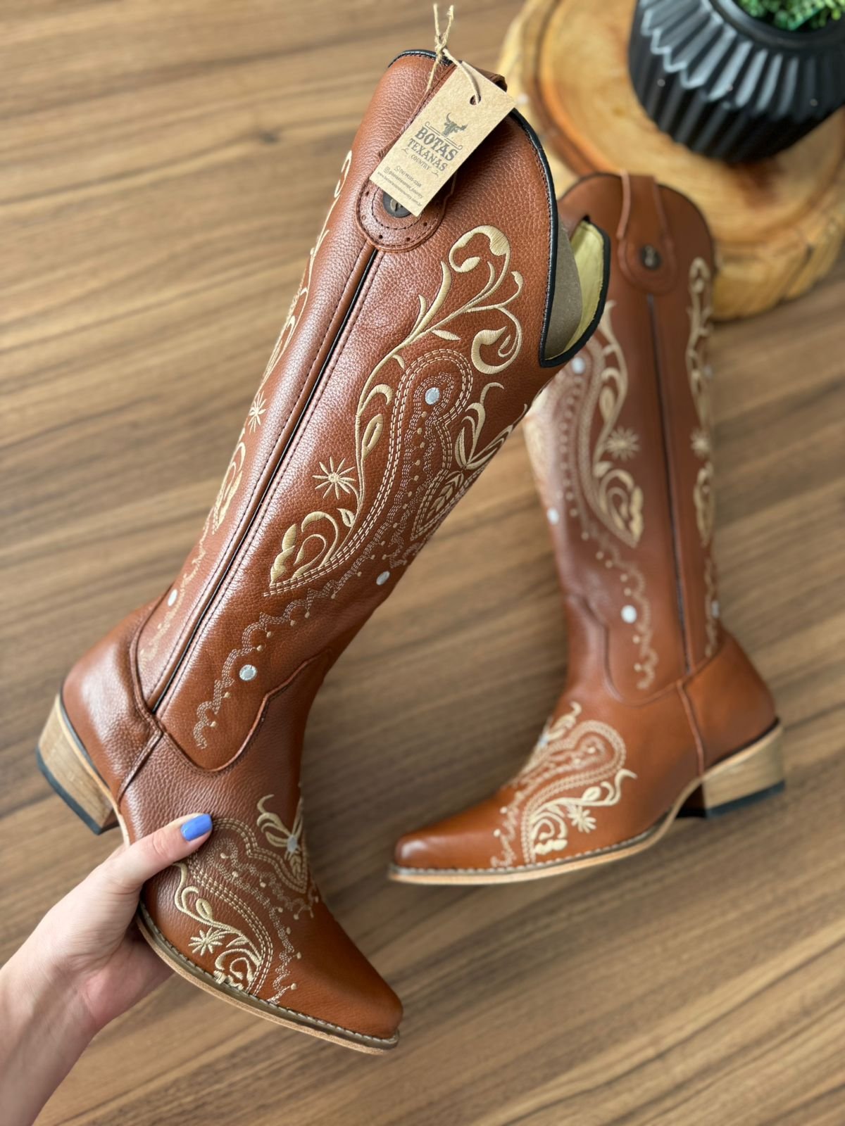 Texana Alice (Over) - Couro Mustangue/Bordado Tribal Bege 