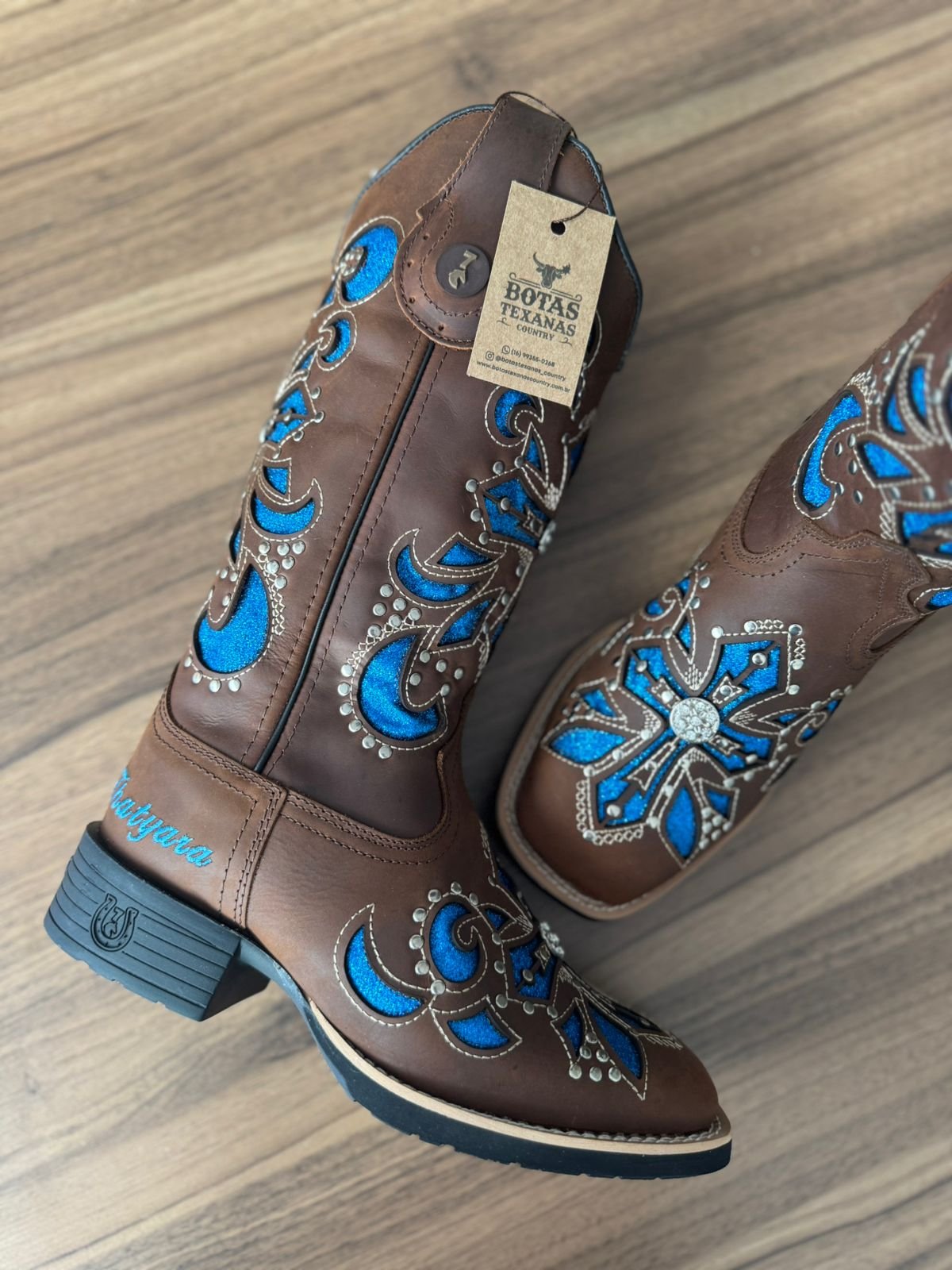 Texana Amora 2.0 - Couro Horse Nescau/Laser Bordado Cruz Glitter Azul