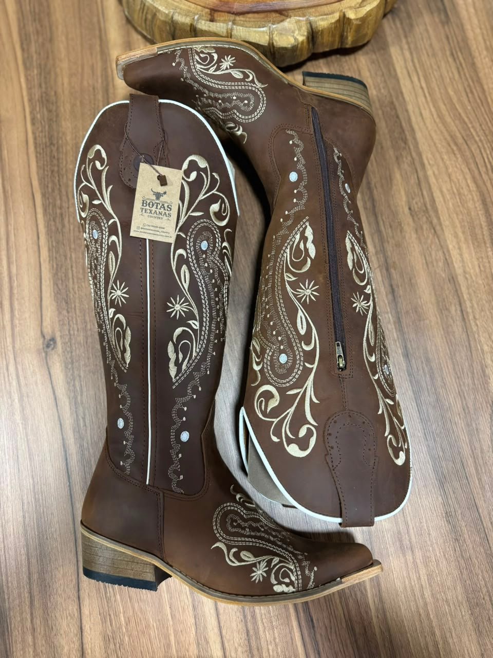 Texana Alice (Over) - Couro Horse Nescau/Bordado Tribal Bege 