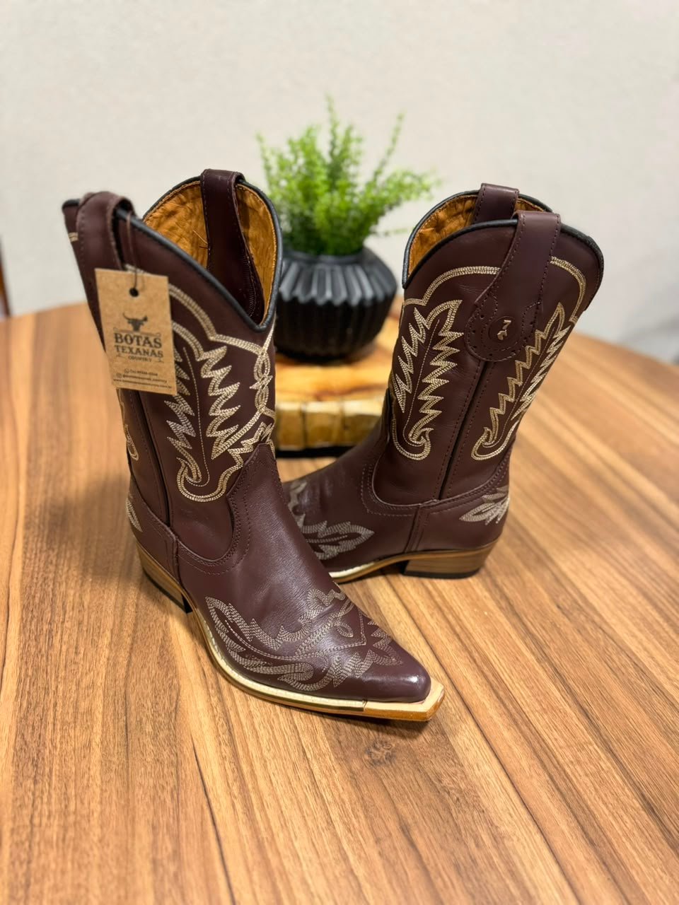 Texana West (Tradicional) - Couro Látego Marrom/Bordado Bege 