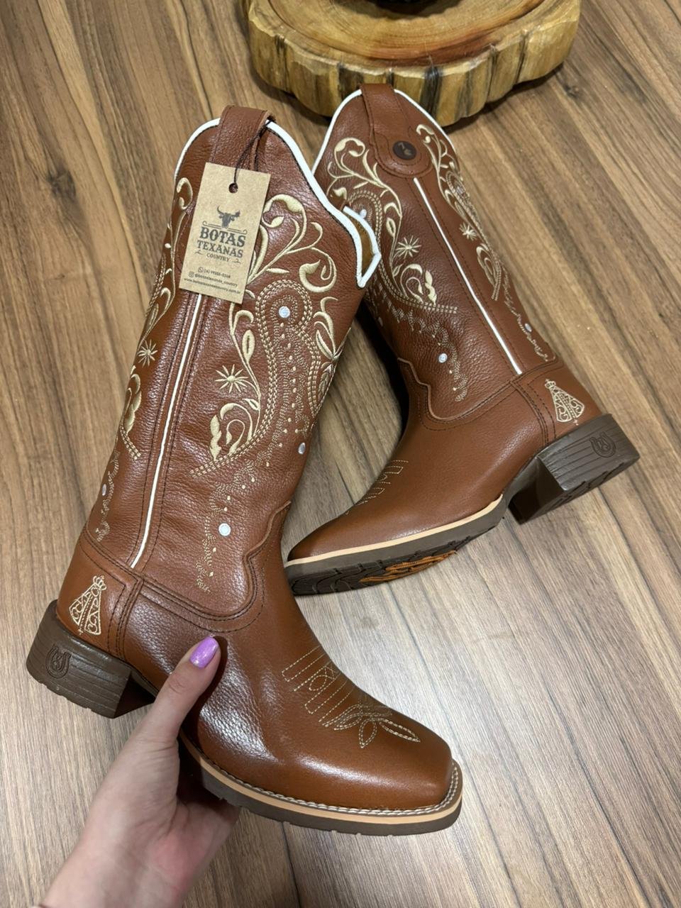 Texana Alice - Couro Mustang/Bordado Tibal Bege com Padroeira