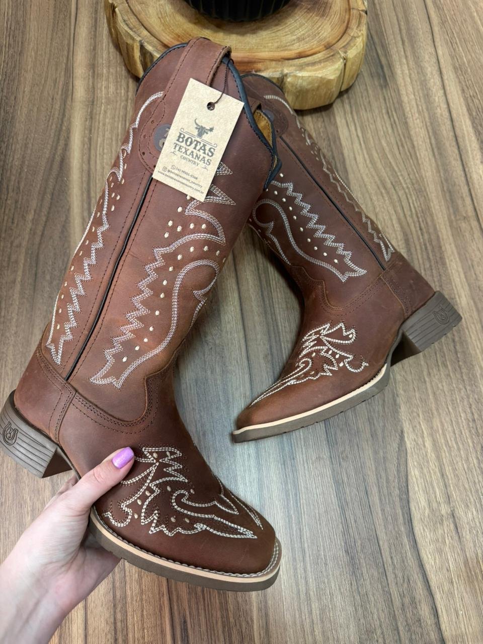 Texana Fernanda - Couro Horse Nescau/Bordado Ramos Marrom e Bege