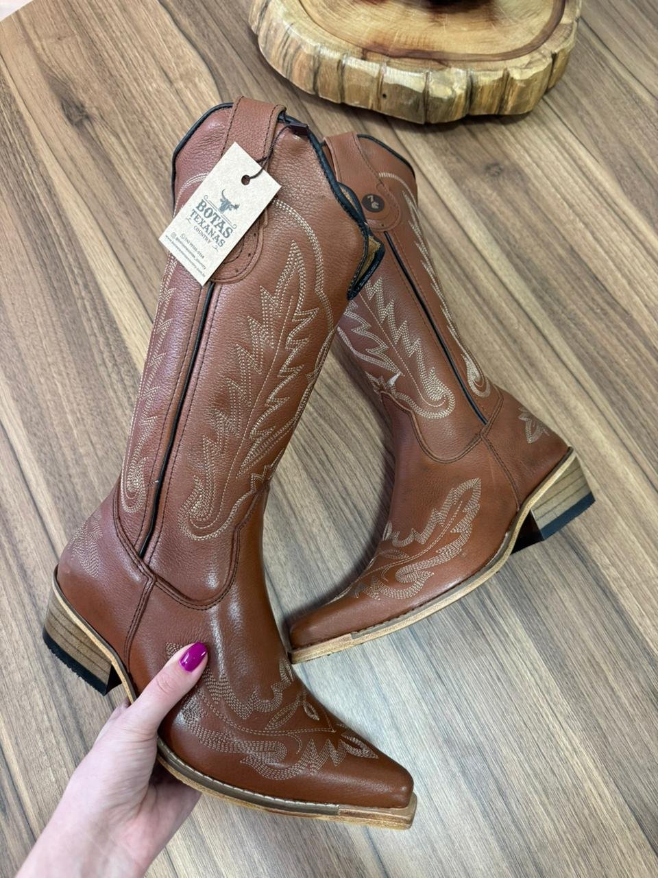 Texana West (Perfilado) - Couro Mustang/Bordado Ramos Bege 