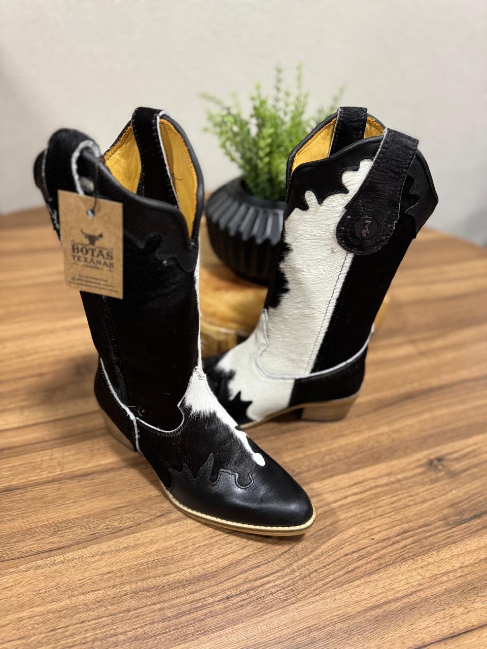 Texana Rute - Couro Holandes e Látego Preto/Sem Bordado 