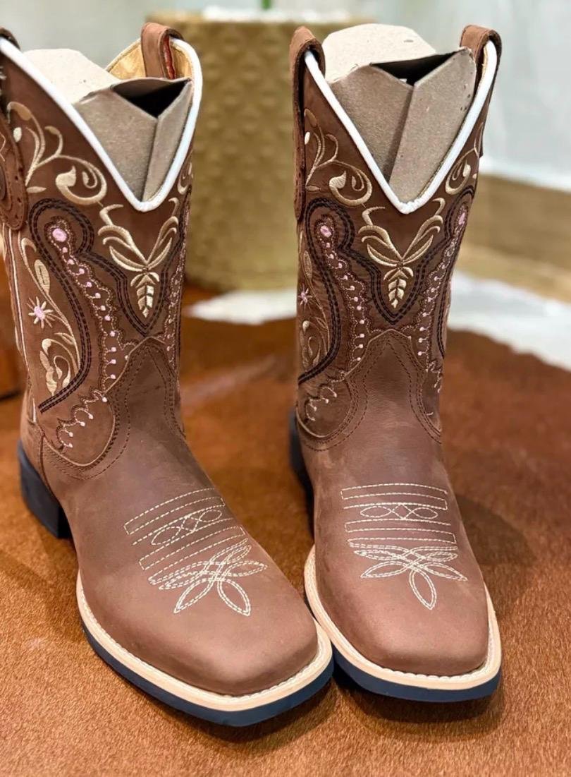 Texana Alice - Couro Horse Nescau/Bordado Tribal Rosa Claro 