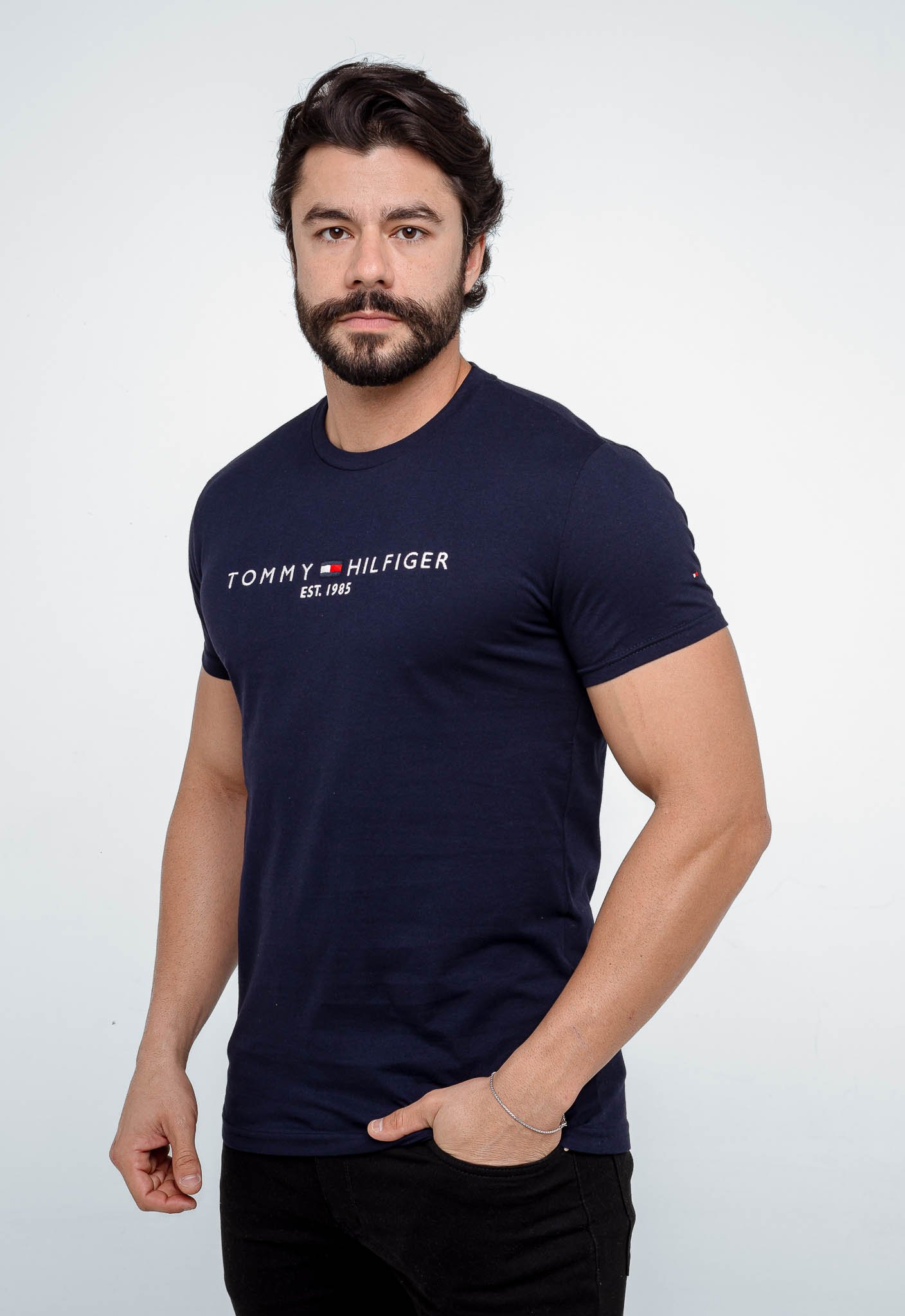 Camiseta Tommy Hilfiger Escrita 1985 Masculina | NEW MAN STORE