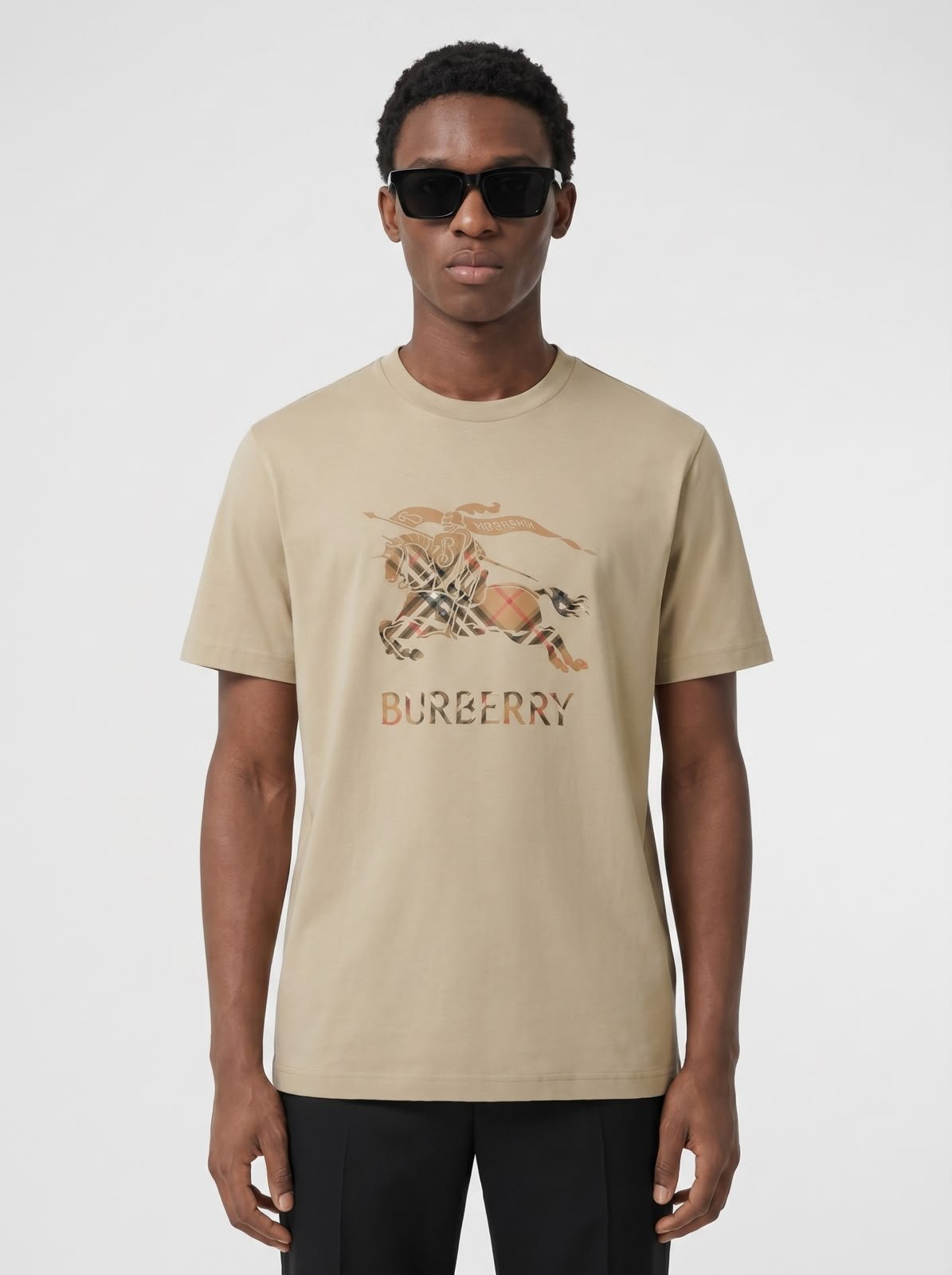 Burberry's ベージュ Camiseta Burberry England Chinesa | SP Grifes