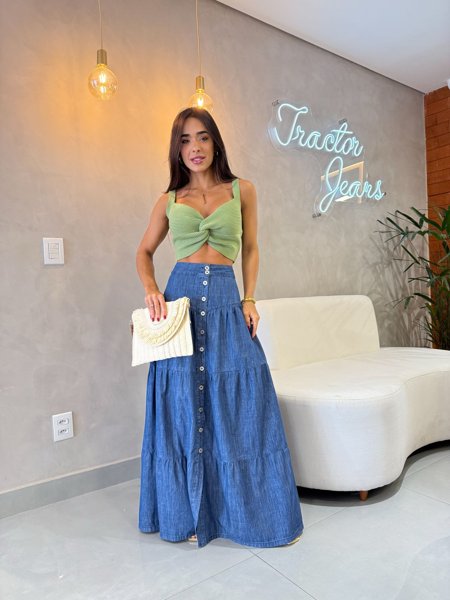 Looks Saia Longa Jeans Claro Saia Longa Jeans: Tudo Sobre A Tendência Polêmica Da Vez