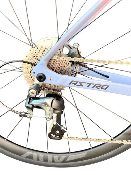 Bicicleta 700 Speed Sunpeed 2025 Astro Shimano Tiagra 20v Freios