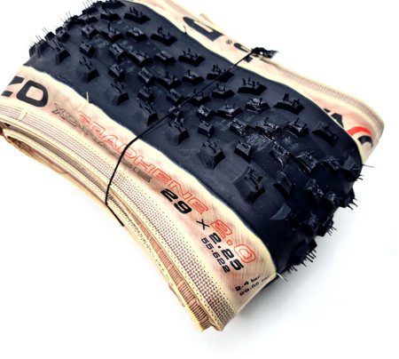 Pneu 29 Bike MTB Vittoria Barzo 29x2.25 Faixa Bege Tubeless