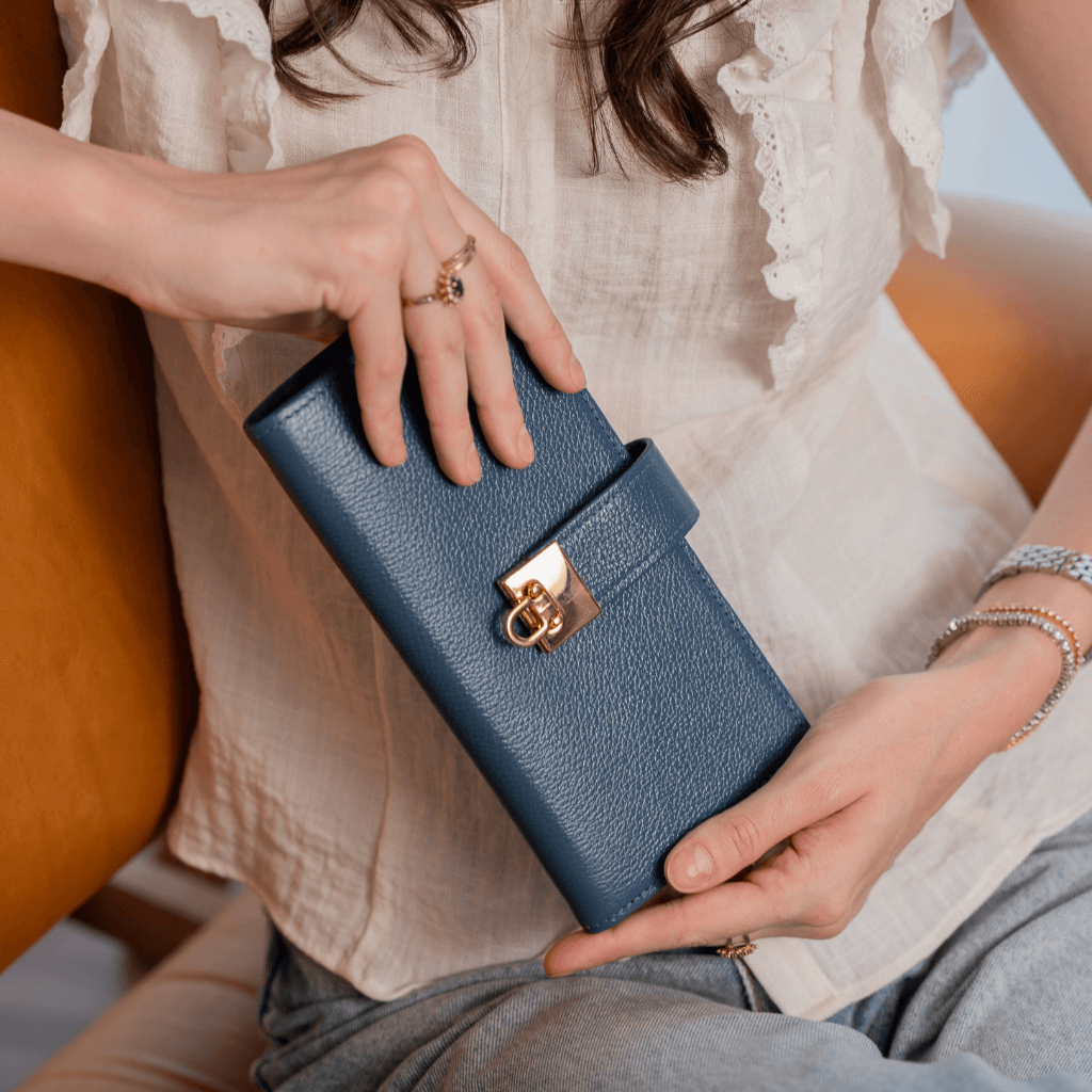 Carteira de Couro com Alça Removível | Linha Capri | Coufer – Bolsas ...