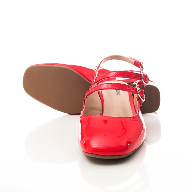 Sapato Boneca Pé Vermelho – Conforto e Sofisticação no Salto Médio
