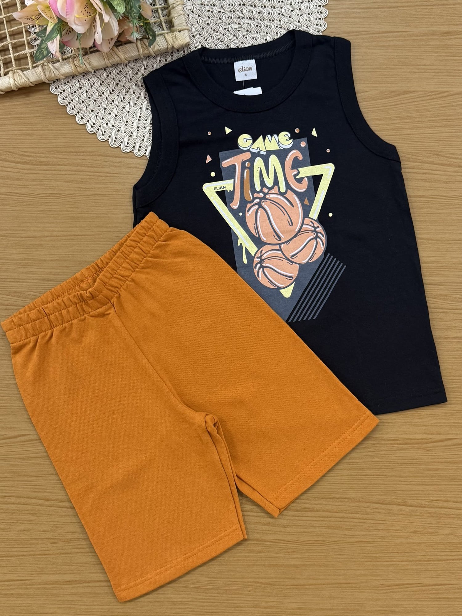 Conjunto Infantil Menino Elian com Shorts Laranja e Regata Preta