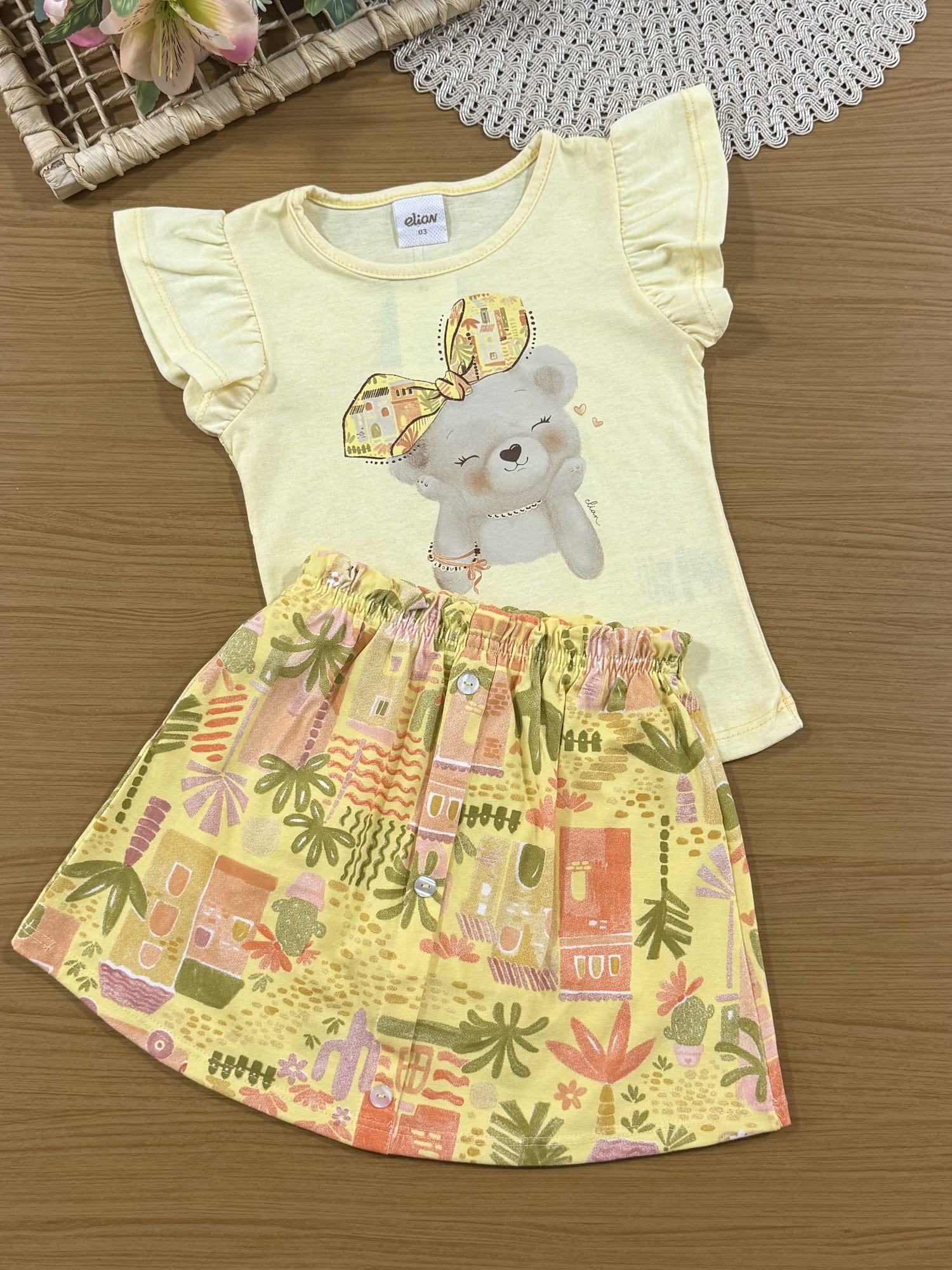 Conjunto Infantil Menina Elian com Saia e Blusa Amarela Ursinha