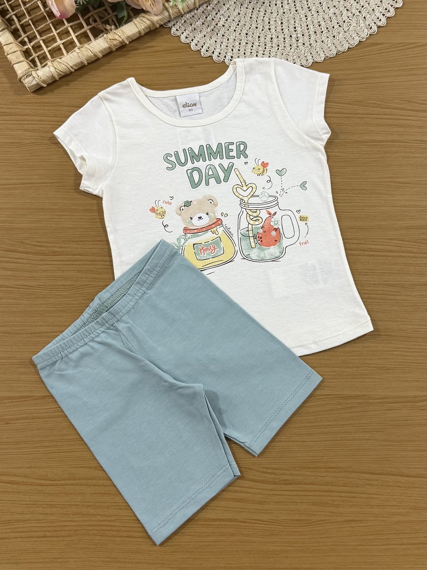 Conjunto Infantil Menina Elian com Shorts Ciclista Verde e Blusa