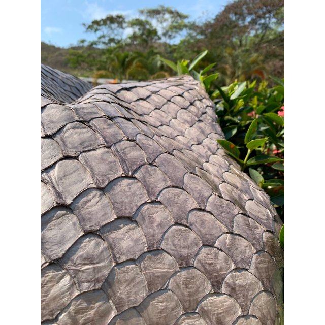COURO DE PIRARUCU SEMI-BRILHO LL | Sculp Leather Store