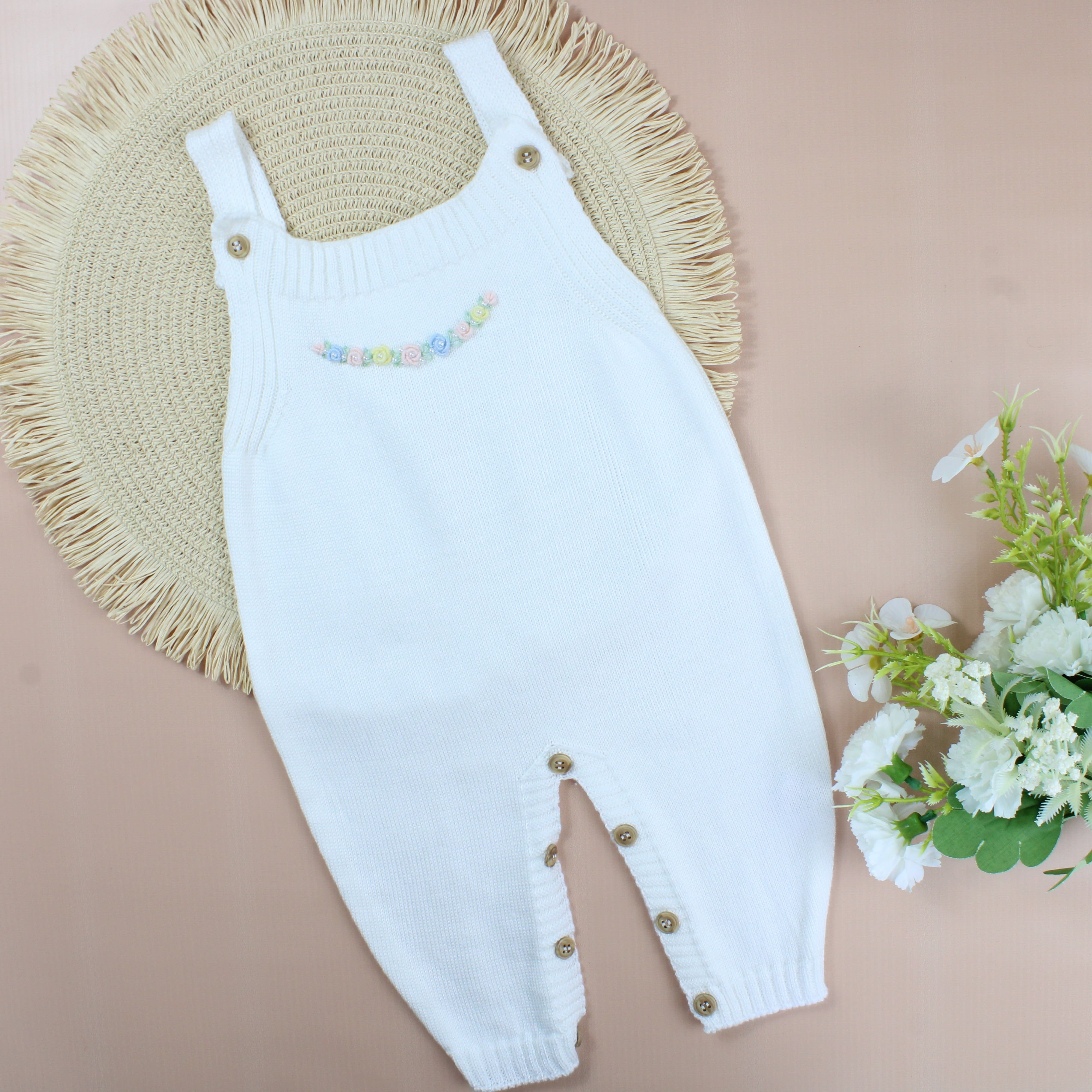 Salopete Jardineira De Saia Branca Salopete Jardineira Branca Saia