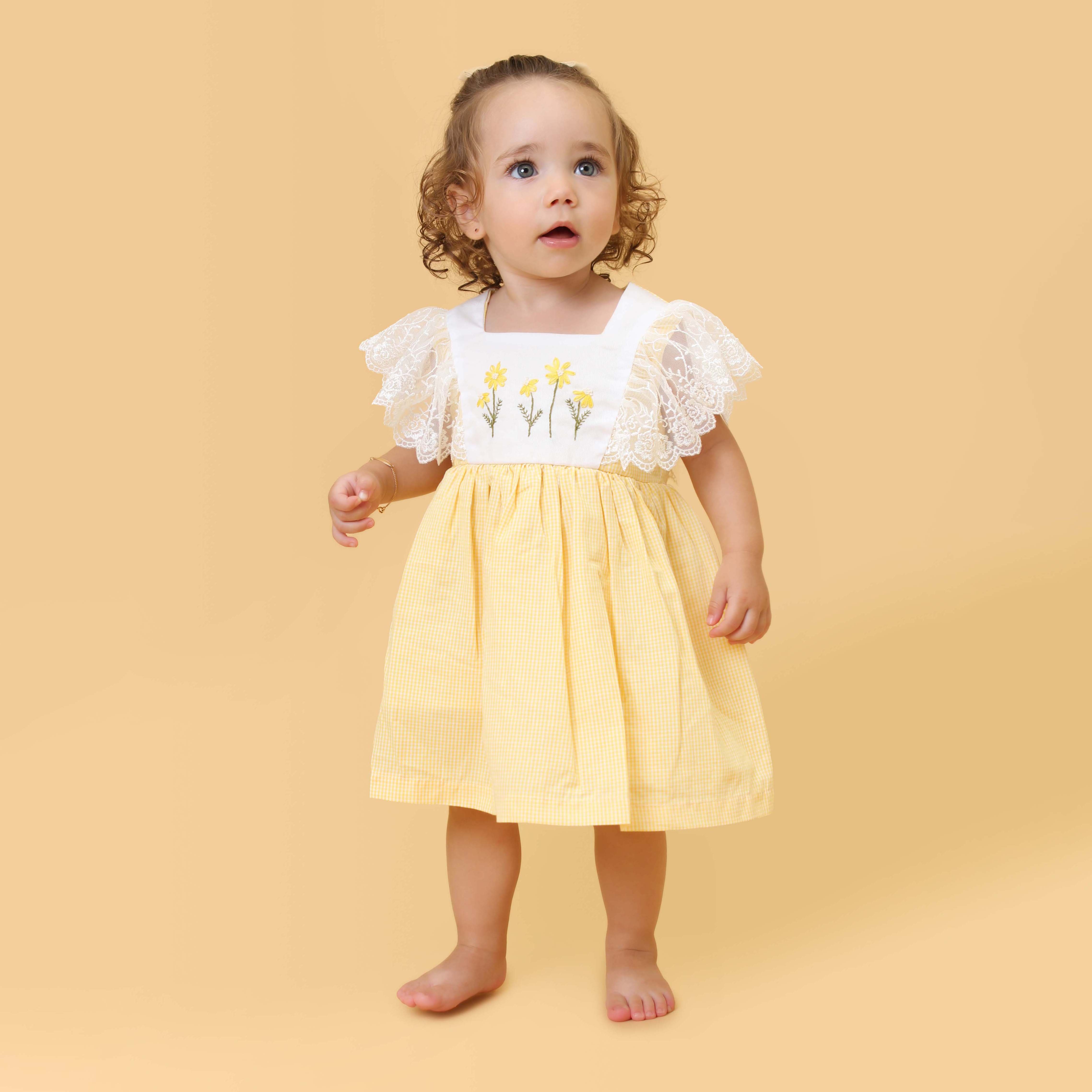 Vestido infantil bordado a fashion mão