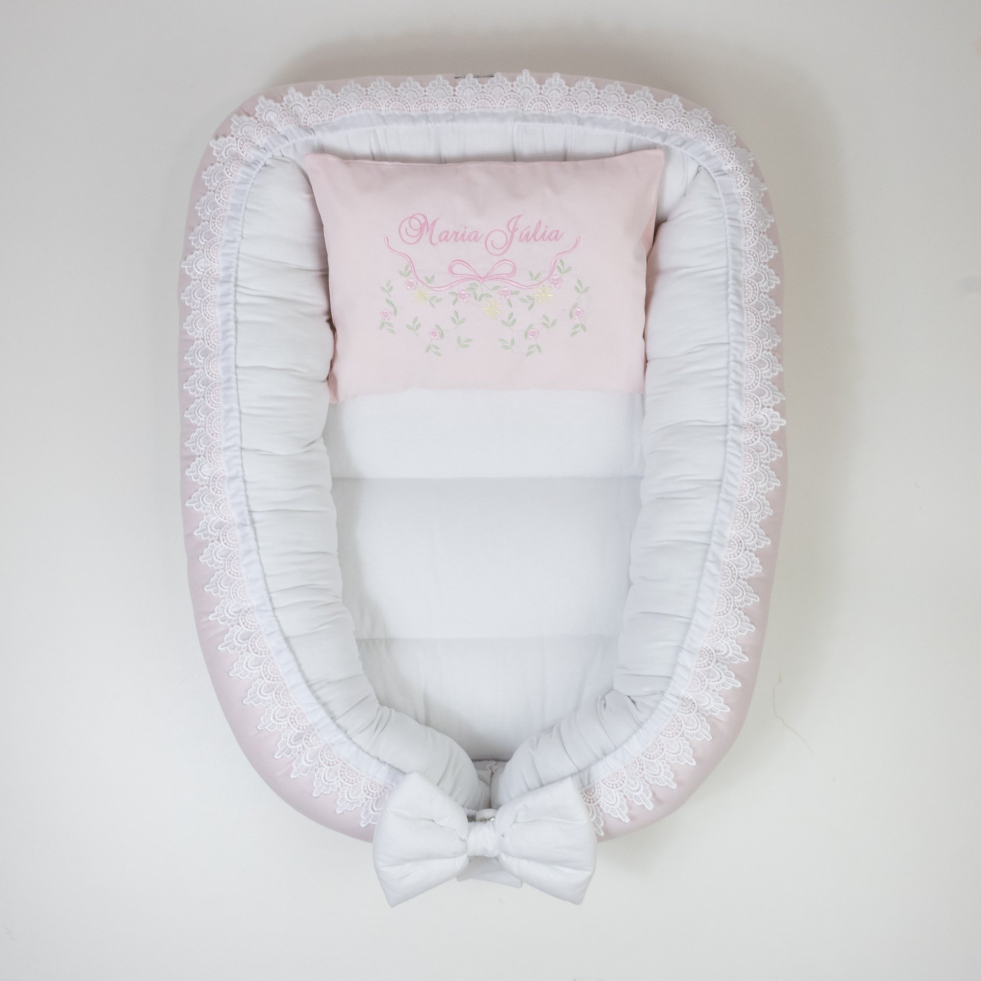 Ninho Redutor De Berço Modelo Tradicional C/ Guipir + Travesseiro Rosa Bebê  Bordado