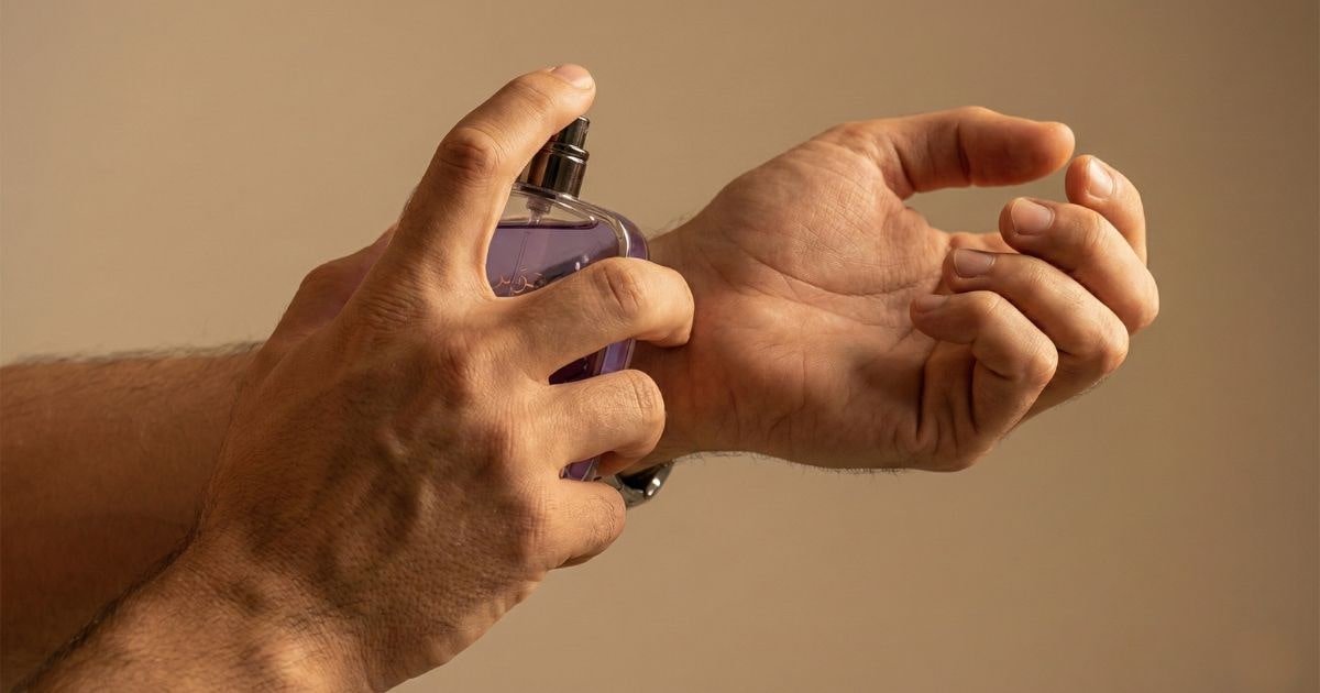 Onde aplicar perfume no pulso para aumentar a fixação e projeção da fragrância