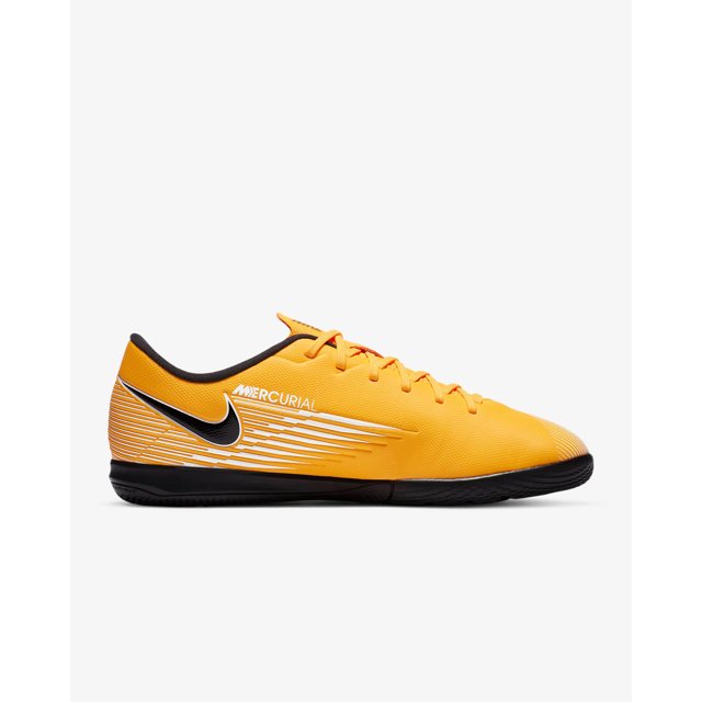 tenis nike infantil laranja