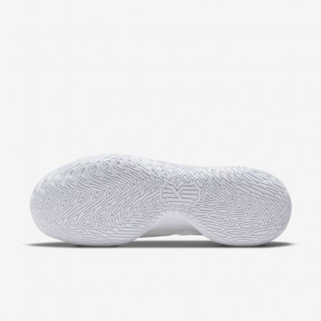 tenis kyrie v