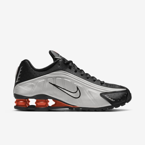 nike shox r4 preto no pé