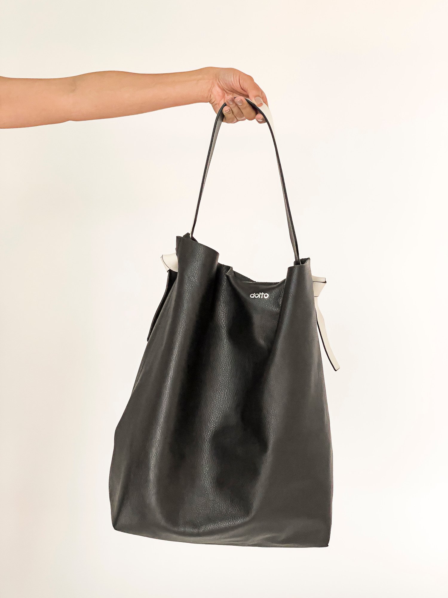 allsaints leather bolsa