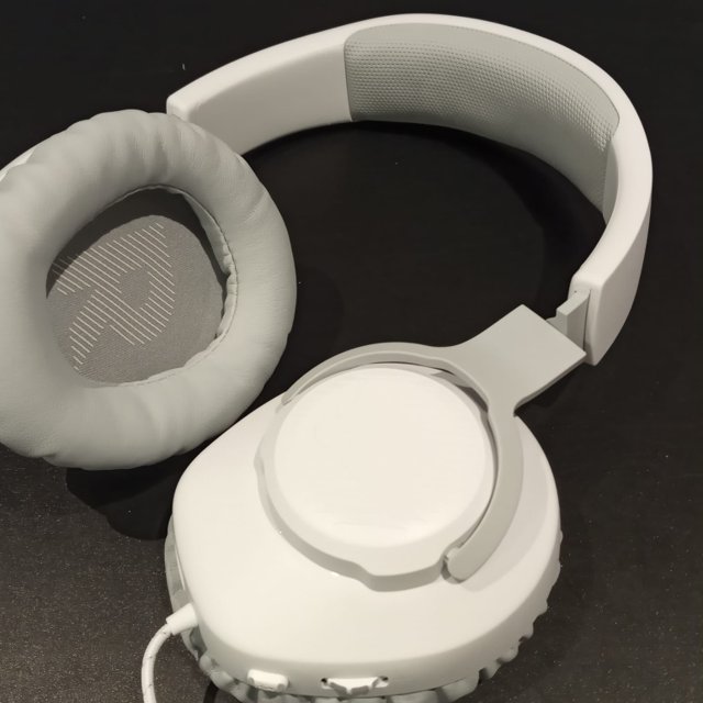 HEADSET GAMER DA JBL QUANTUM 100 BRANCO PC, XBOX E PS4 (OPENBOX