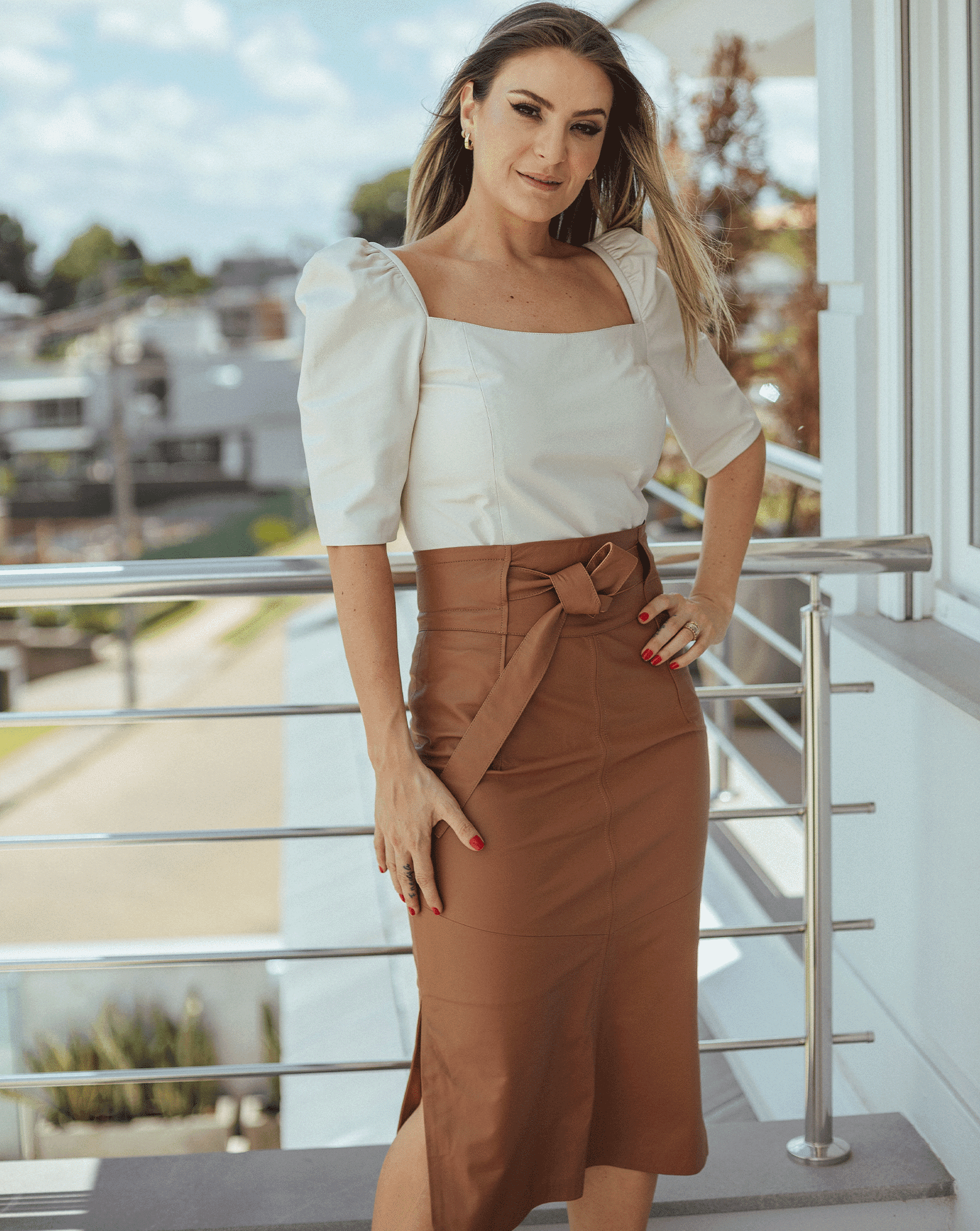 Saia marrom best sale