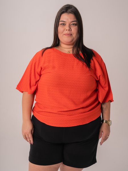 blusa-verao-textura-laranja-cor-tendencia-detalhe-costas-mangas-amplas-plus-size-1