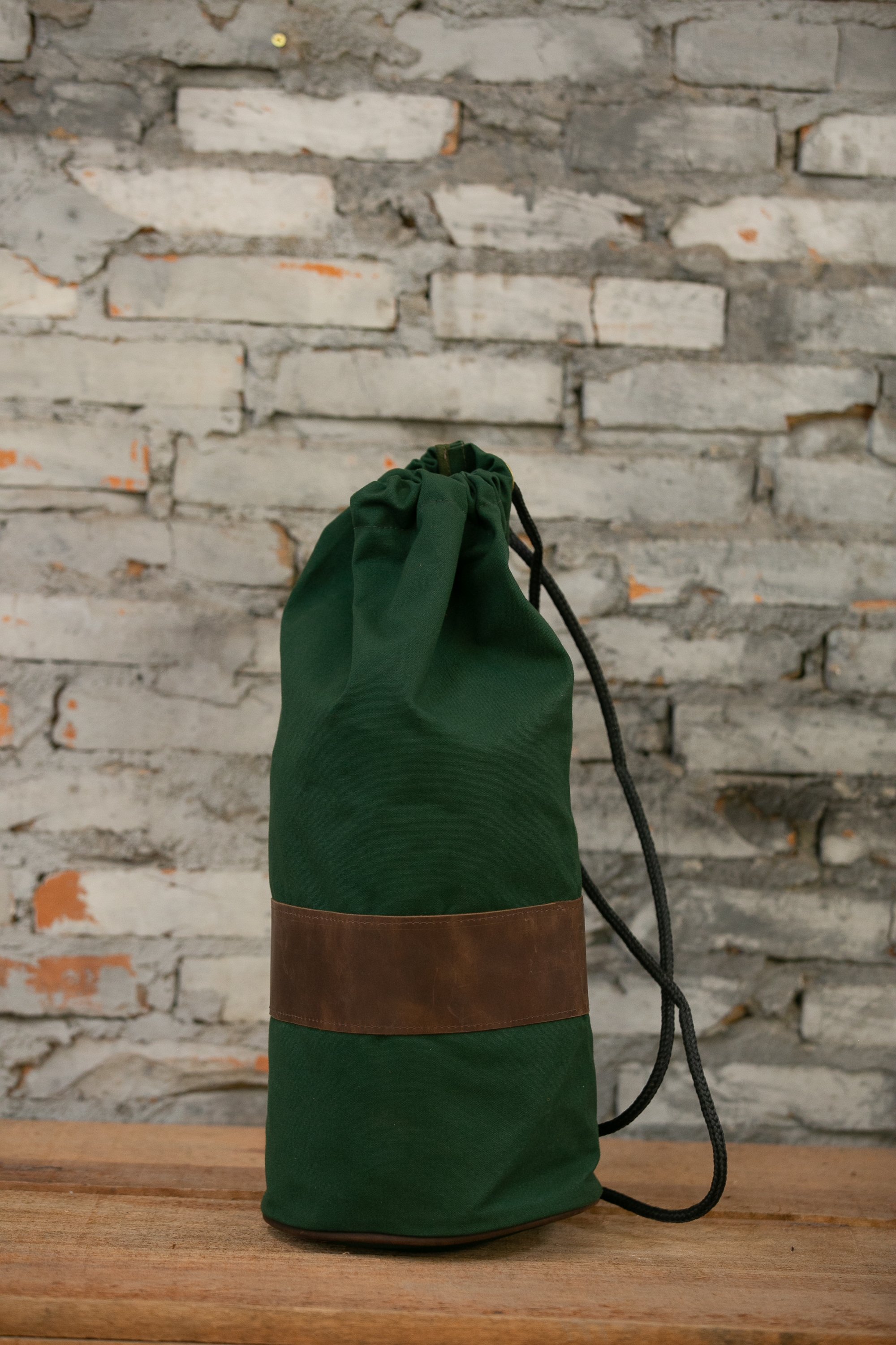 Mochila Cruzada em lona e couro | Loucos por Carne