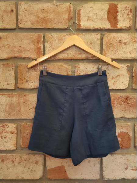 bermuda-linho-barra-com-elastico-azul-jeans-4