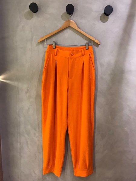 Calça Alfaiataria Crepe Com Pregas Orange