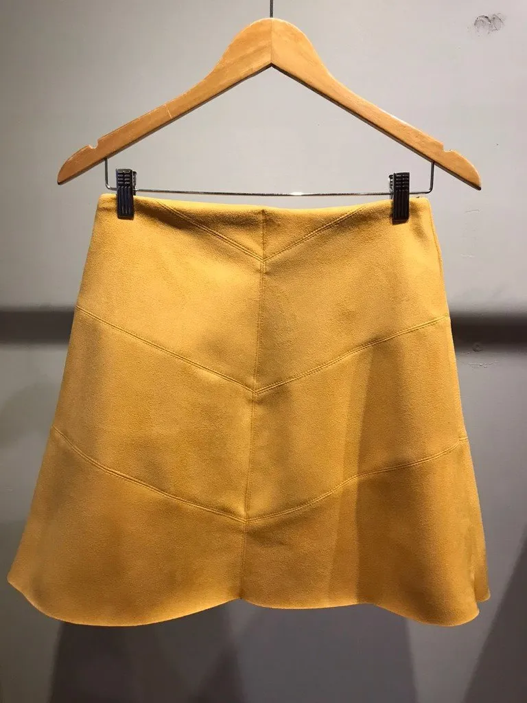 Saia online curta suede