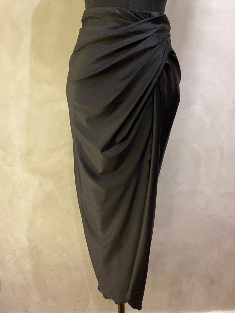 Saia Midi Assim trica Preta Charry Sonho de Consumo